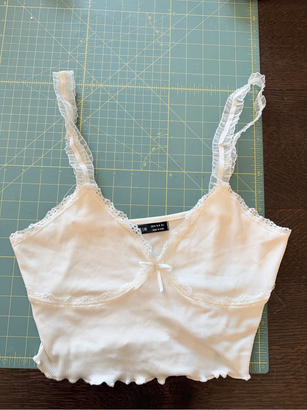 SHEIN White Ribbed Lace Trim Camisole Tank Top